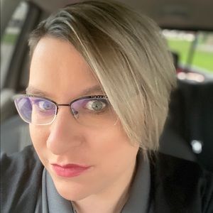 Meet your Posher, Monica